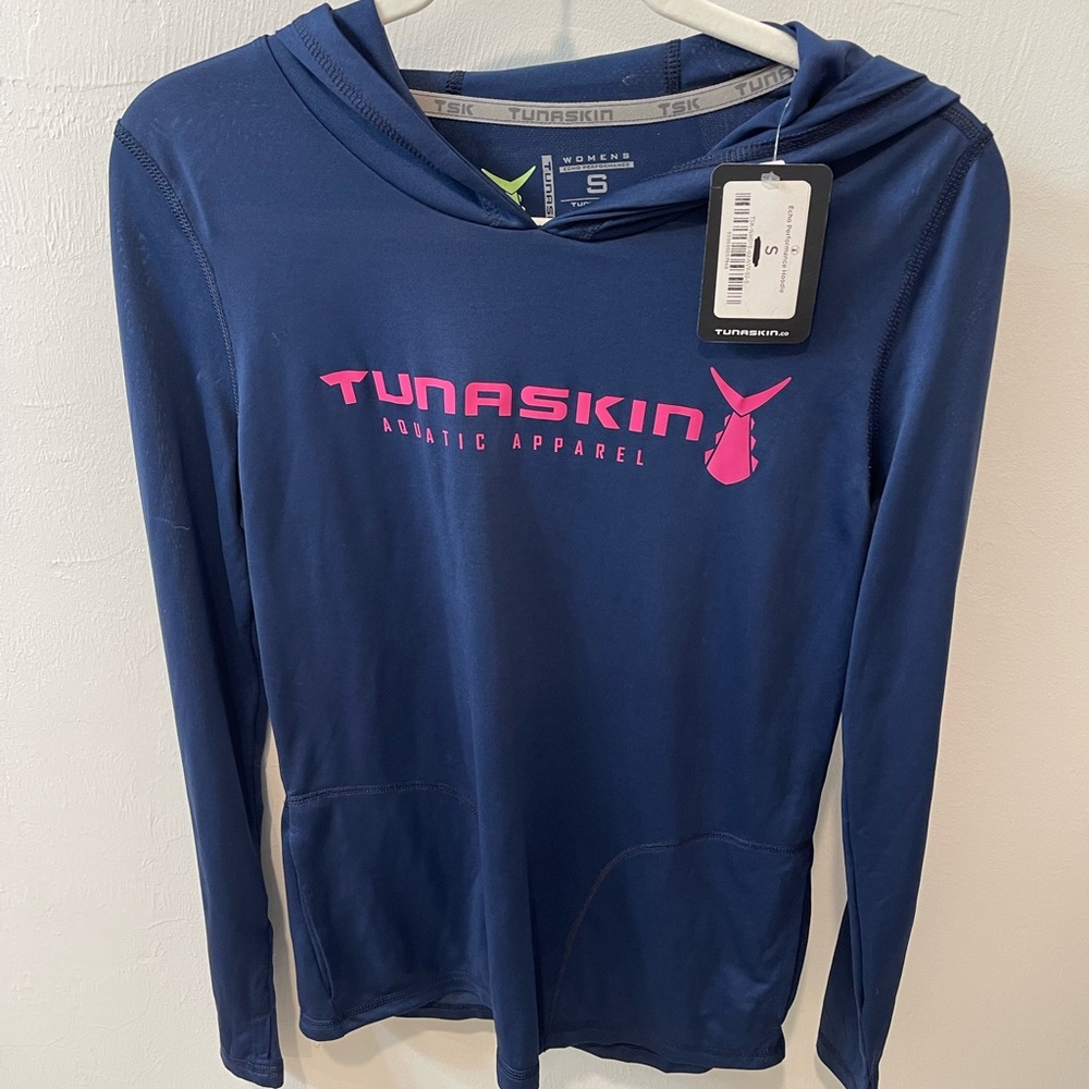 NWT Women's UPF Navy Long Sleeve Top